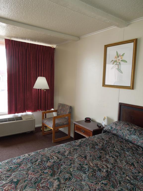 Sunshine Inn & Suites Virginia Beach Bagian luar foto